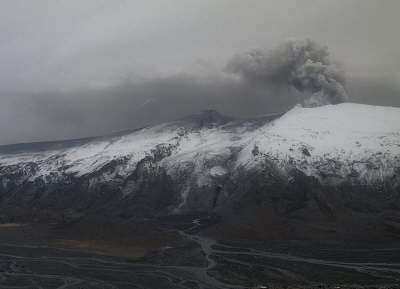 Eyjafjallajkull 19.4.2010 -kl. 19:15